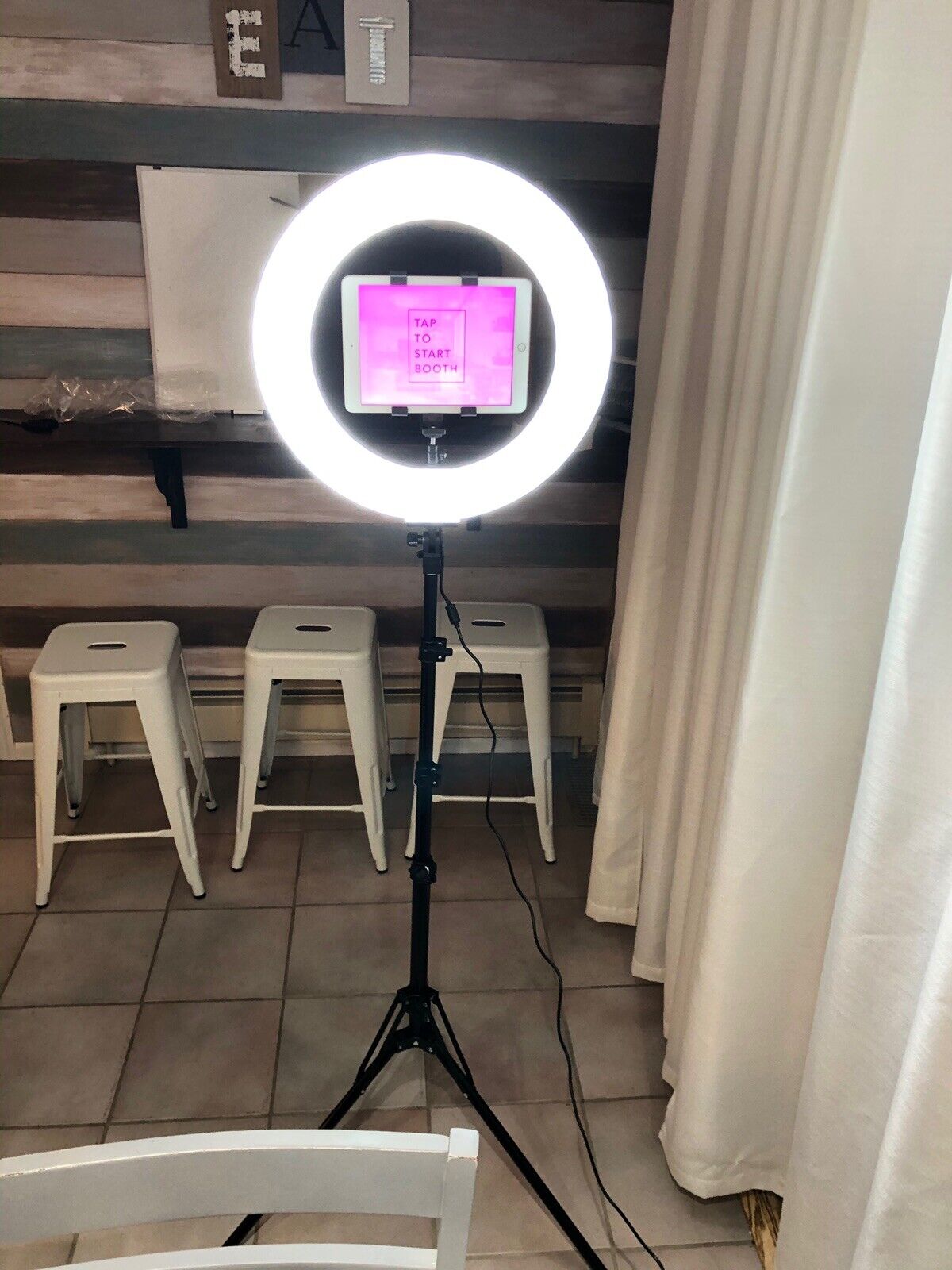 iPad Photo Booth With Ring Light. FREE Stand & Carrying Bag.