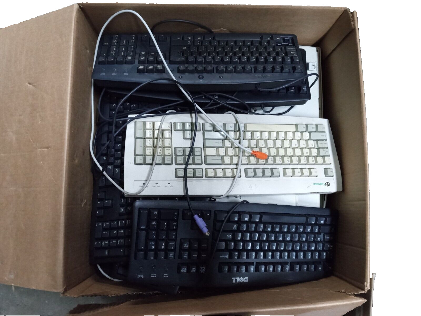 Lot of approx. 25 assorted Dell and Gateway Keyboards