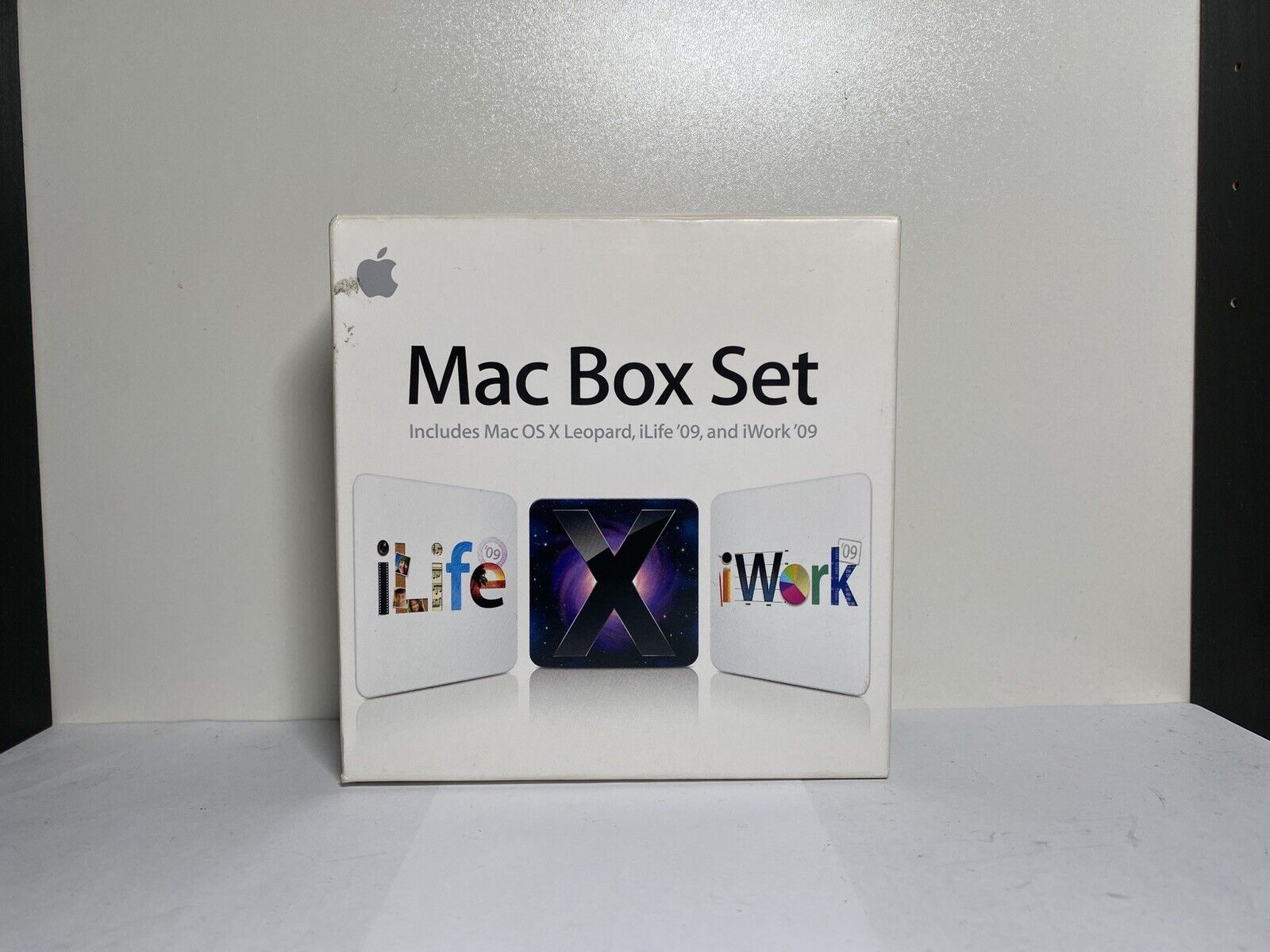 Mac Box Set OS X Leopard 10.5.6 iLife 09 iWork 09, MB997Z/A Complete