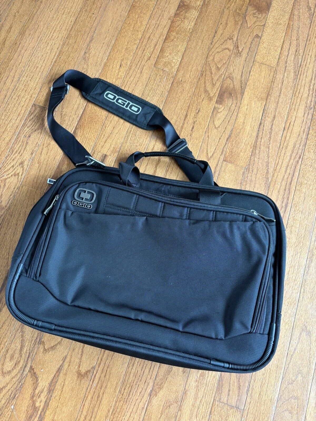 OGIO Laptop Bag Black Shoulder Strap Carrying Case Messenger