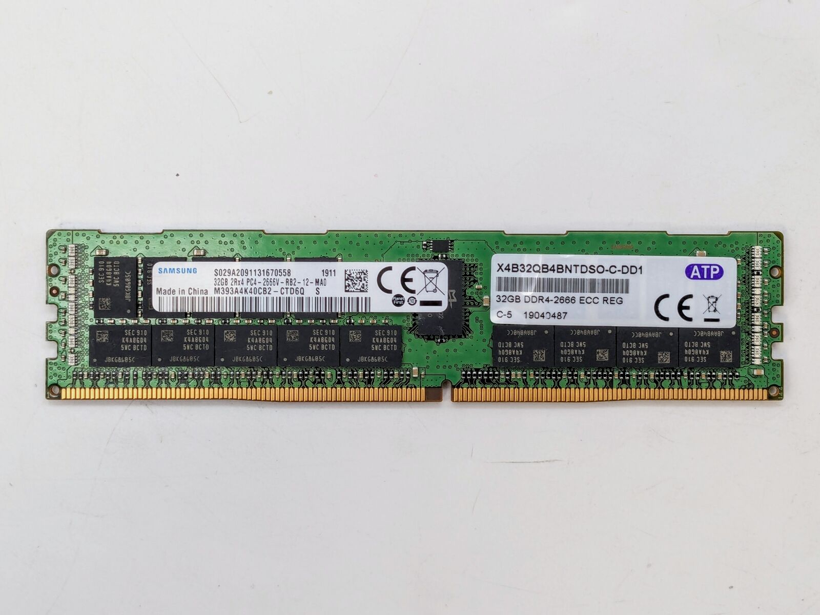 SAMSUNG 32GB (1x32GB) 2RX4 PC4-2666V DDR4 SERVER MEMORY M393A4K40CB2-CTD6Q