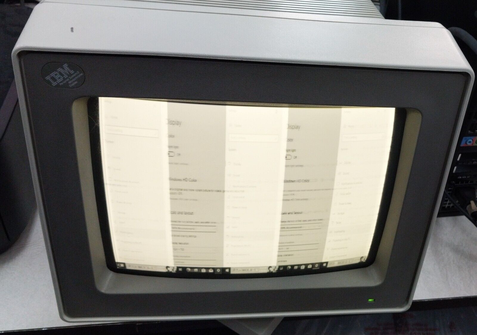 Vintage IBM 8503 8503001 PS/2 Monochrome monitor CRT Display w/ Power Cord