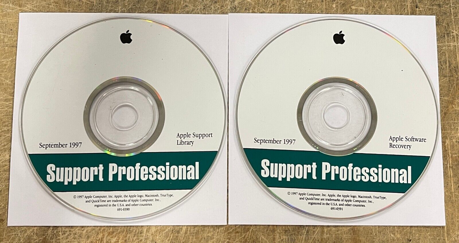 Apple Support Professional Support Library/Software Recovery CDs September 1997