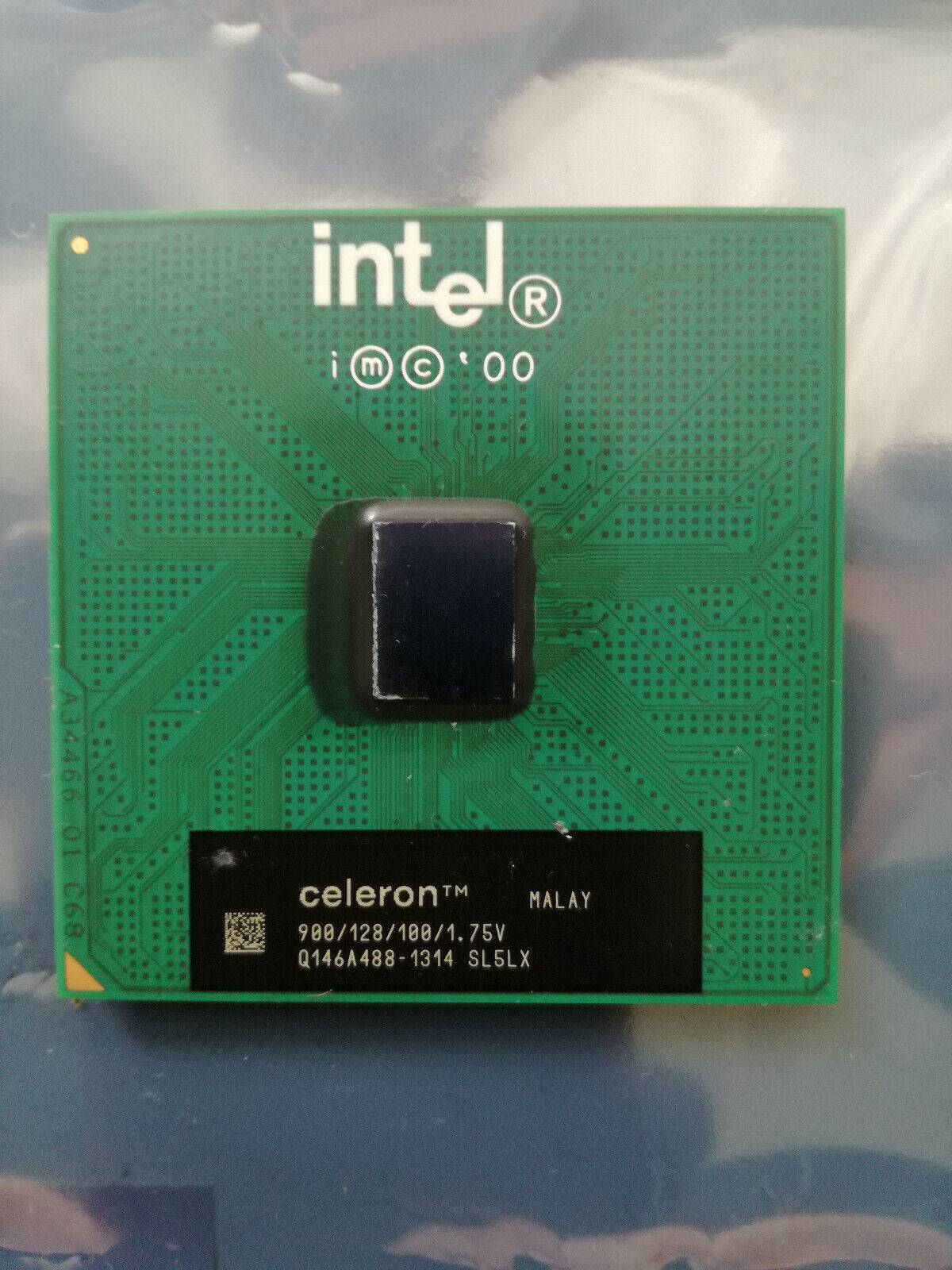 Intel Celeron 900 MHz 900/128/100/1.75V, SL5LX Socket 370