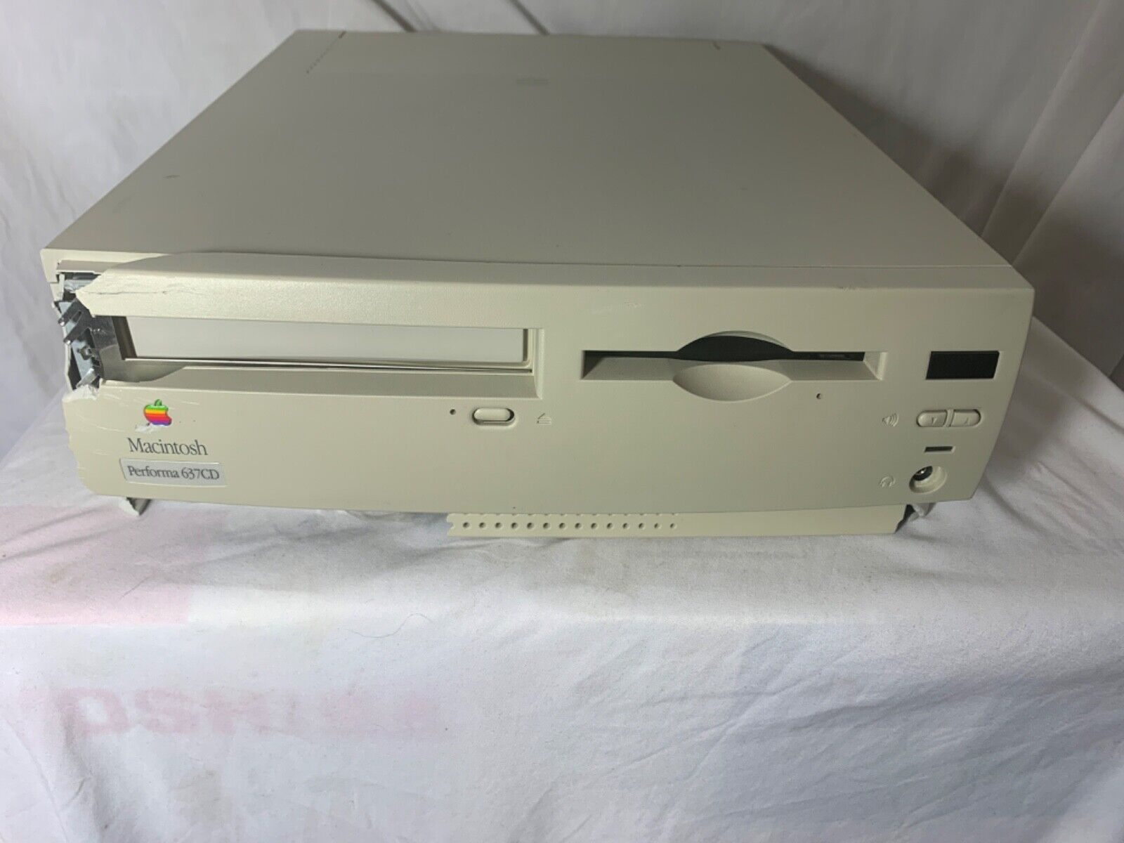 Vintage Apple Macintosh Performa 637CD  FOR PARTS NO POWER CHORD