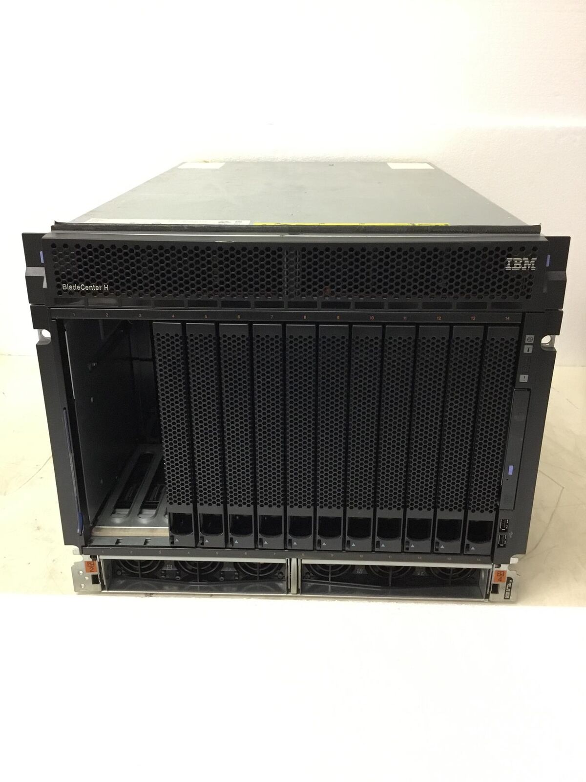 IBM Blade Center H8852 HC1 Server Chassis With DVD-RW  Great Deal