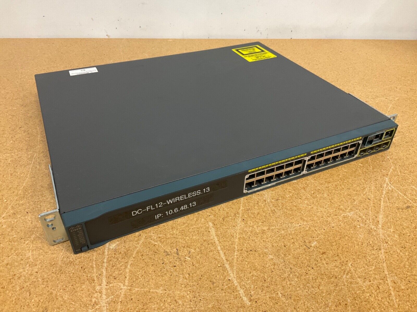 WS-C2960S-24PS-L V04 Cisco Catalyst PoE+ 24 Port 4x SFP Gigabit Ethernet Switch