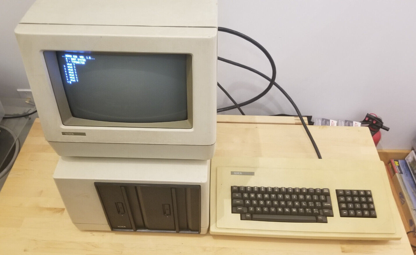 Xerox 820 Vintage CP/M Micro-Computer System, Z80 with Dual Drives and Keyboard