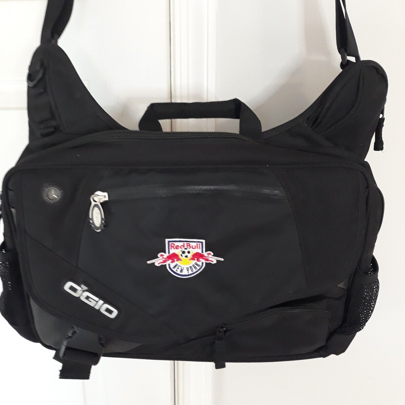 Ogio custom 2005 computer bag, large, black, water bottle/cell phone pockets