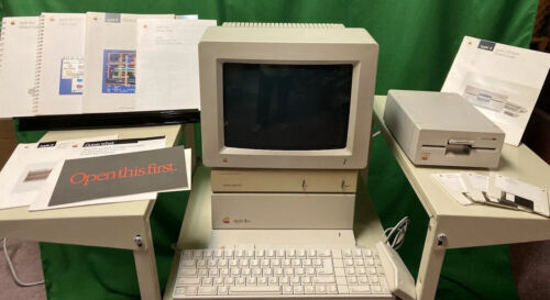 Apple IIGS 1MB A2S6000 Complete Computer System Software & Documentation