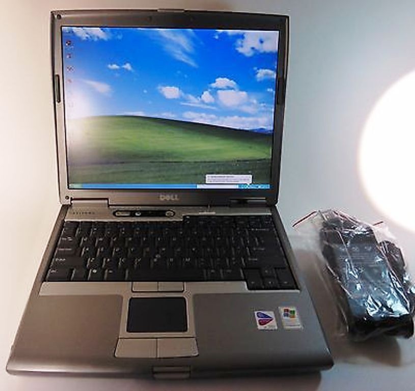 Dell Laptop Windows XP -Parallel port-9 pin Serial Port-RS232-WIFI- NEW Battery