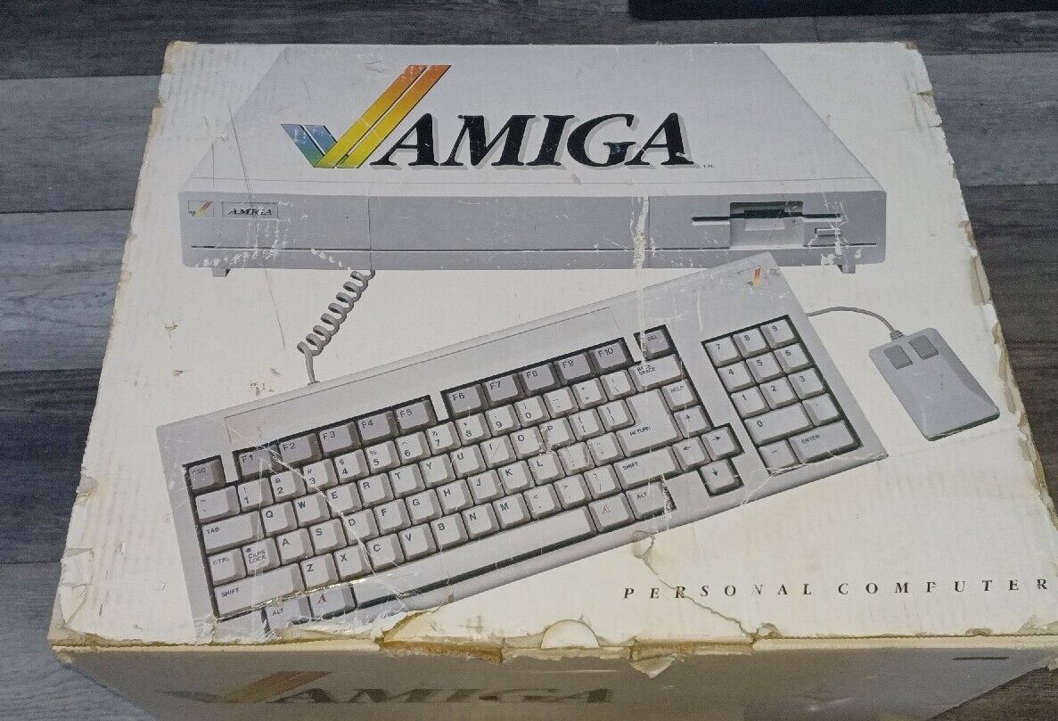 Rare - Commodore Amiga 1000 w/ Keyboard, Mouse and Original Box READ LISTING