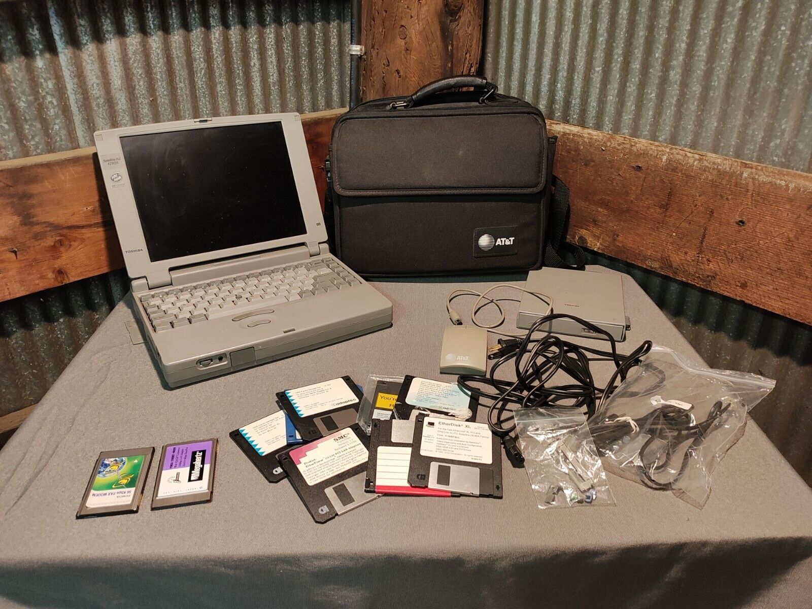 Vintage Toshiba Satellite Pro 420CDS 810 Laptop, Case, Disks, Mouse, *Parts, etc