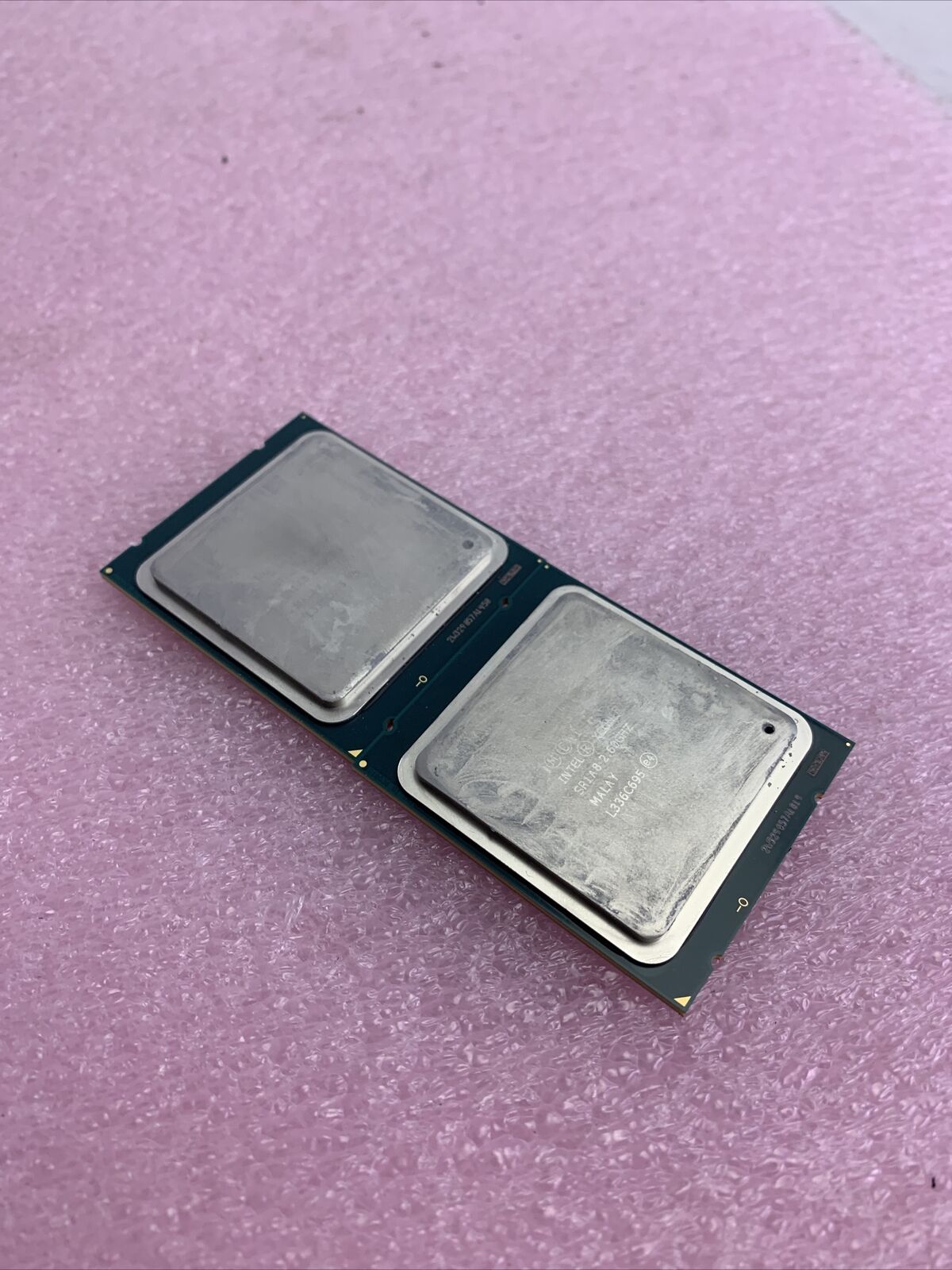 Matched pair, Lot of 2 Intel Xeon E5-2650 v2 2.6GHz SR1A8 Processor