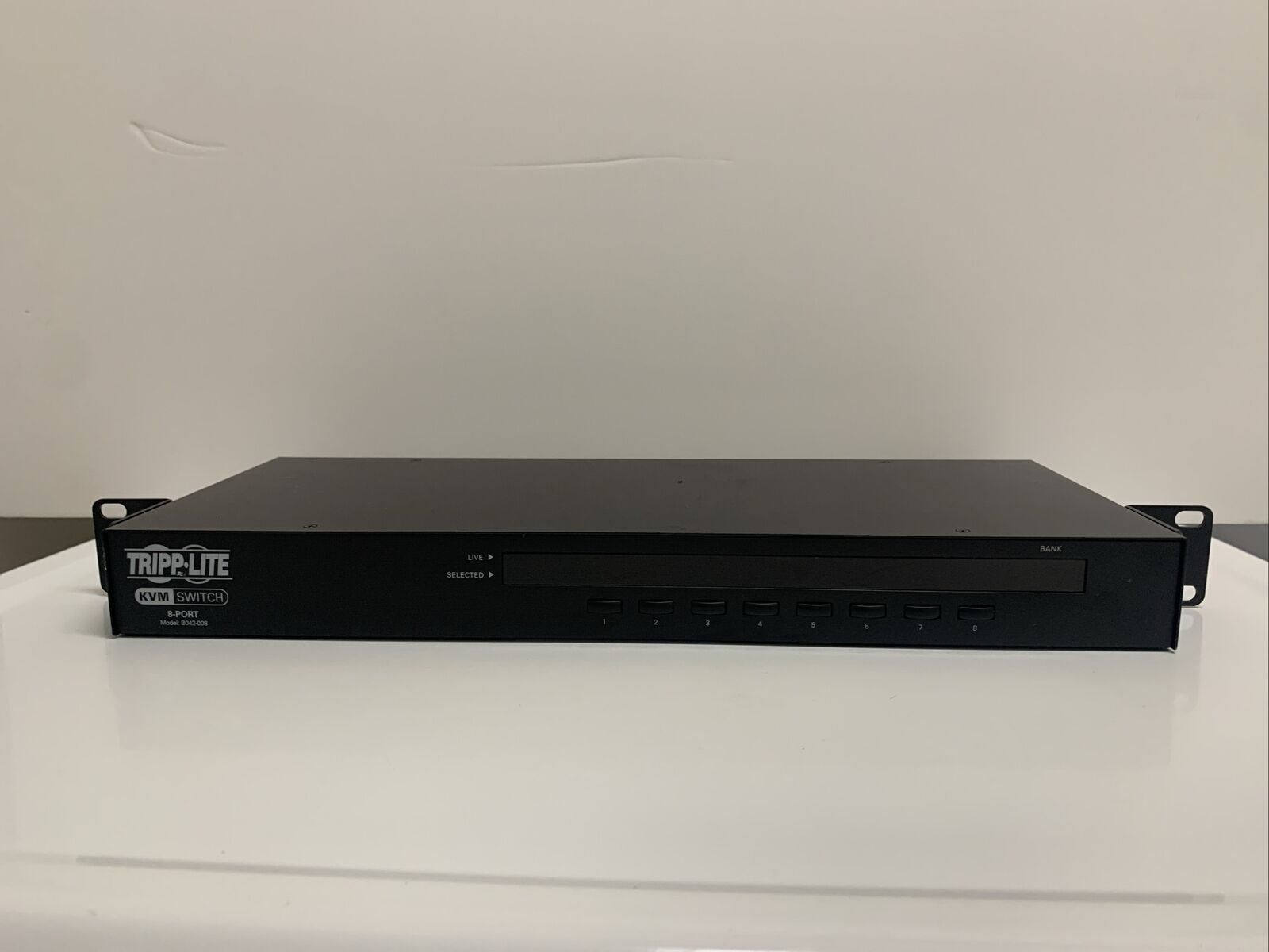Tripp Lite B042-008 8 Port USB-PS/2 KVM Switch | Tested but no cables included