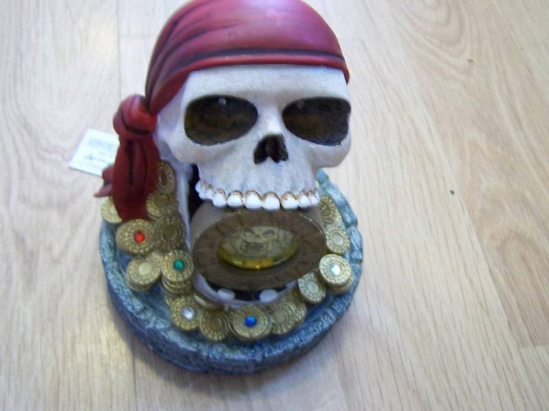 Walt Disney World Parks Exclusive Skull POTC Pirates of the Caribbean Clock New