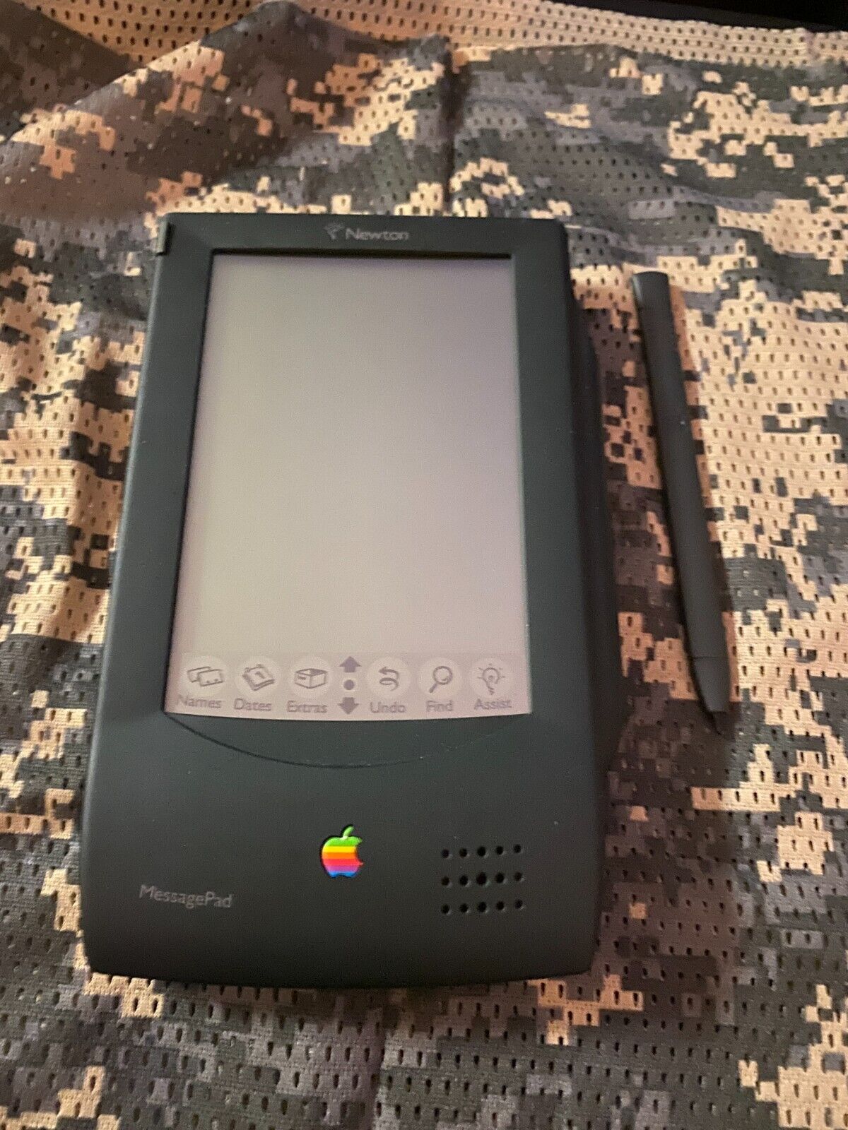 UNTESTED 1993 Apple Newton MessagePad H1000 AS SEEN w/ STYLUS
