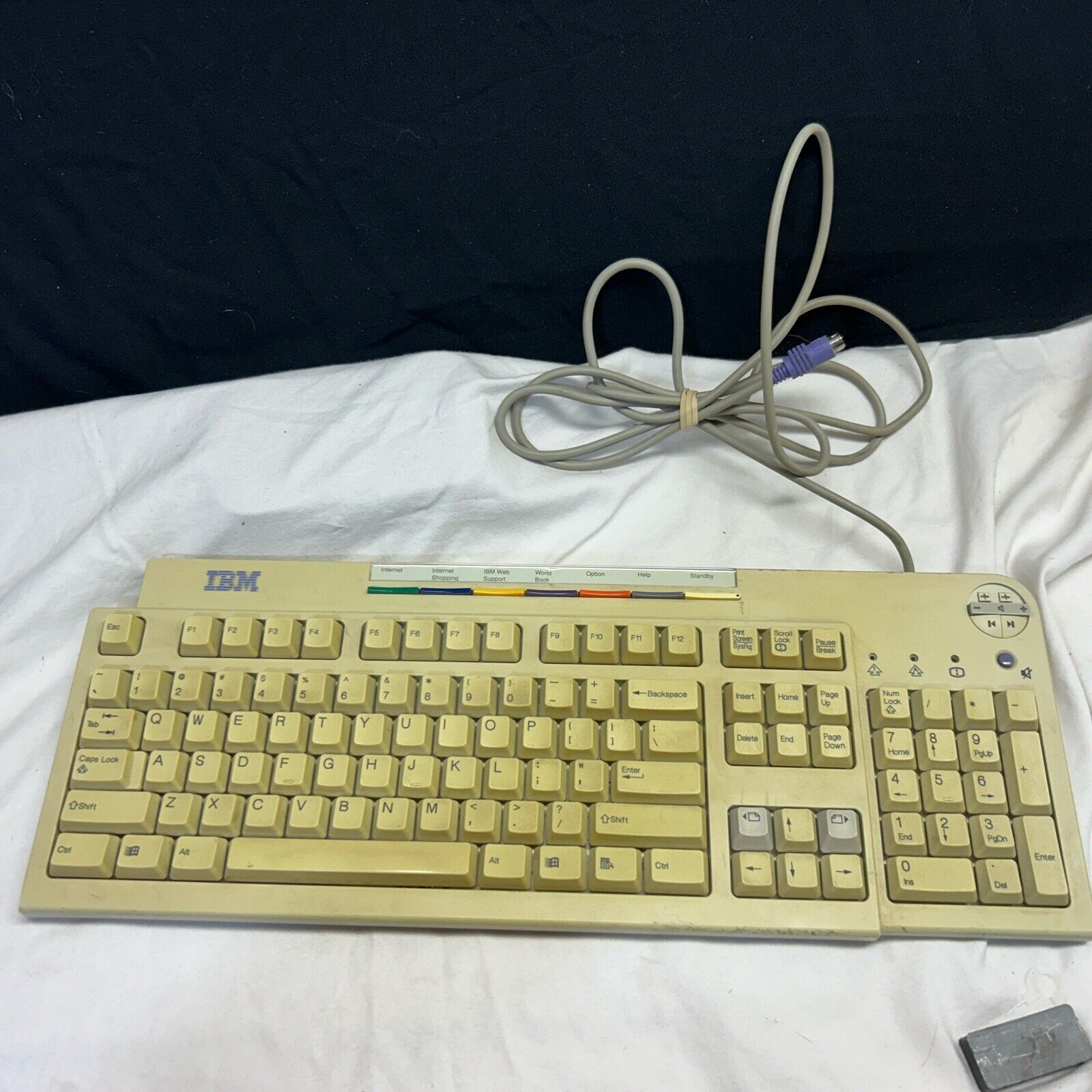 IBM KB-9930 vintage white PS/2 multimedia keyboard internet/media controls