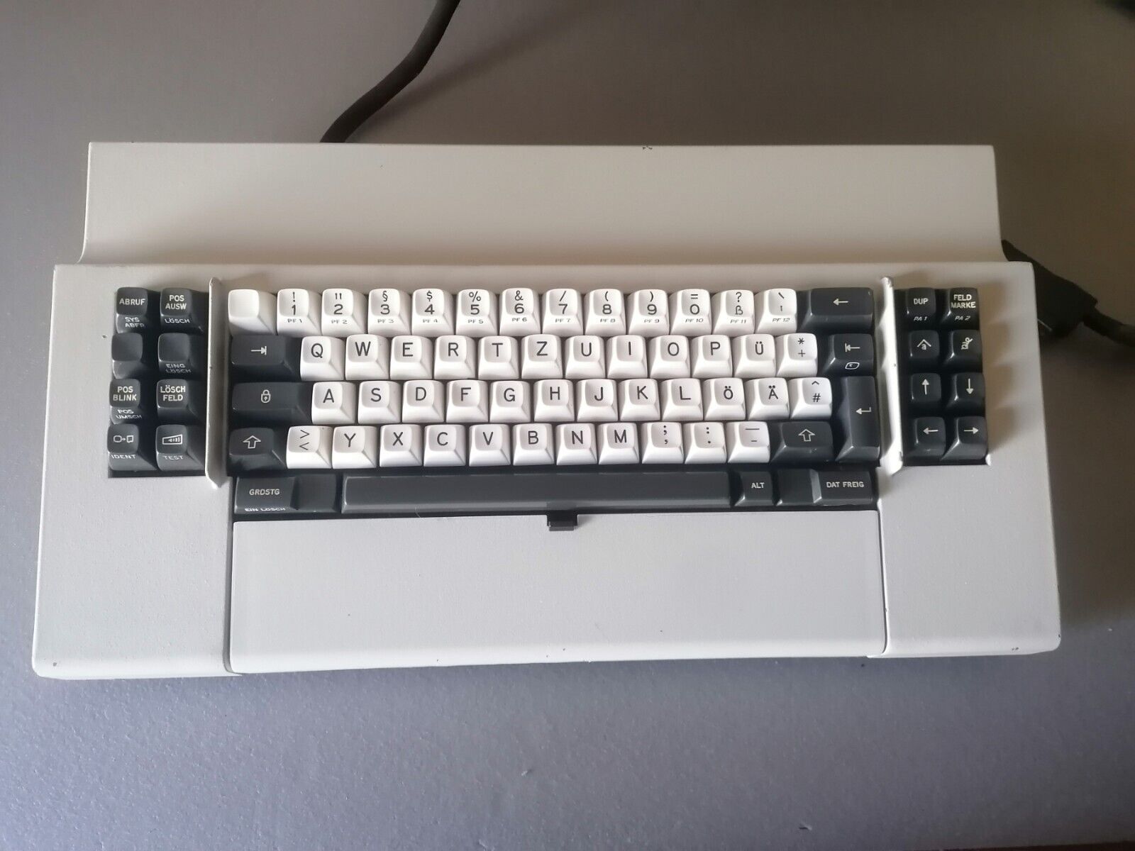 IBM 3278 BEAMSPRING keyboard - ULTRA RARE