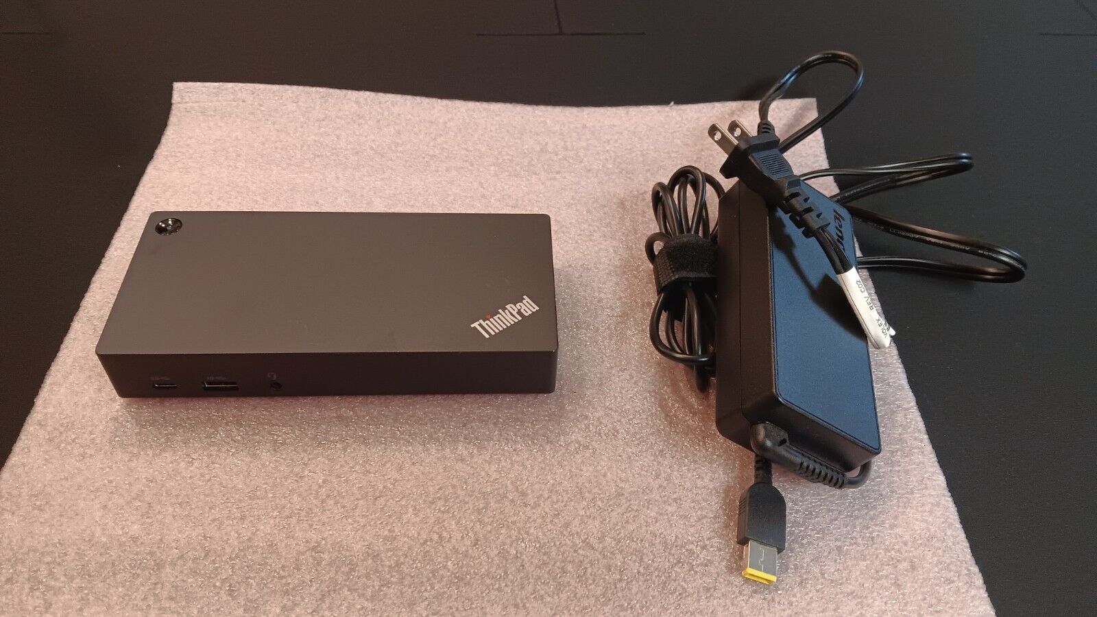 Lenovo ThinkPad Universal USB-C Docking Station - Model LDA-KP Type 40AY 90W AC