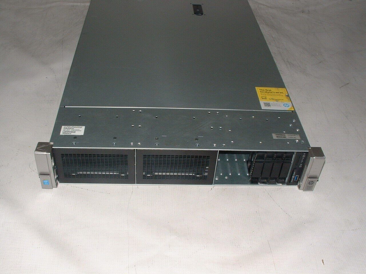 HP Proliant DL380 G9 2x E5-2650 V3 2.3Ghz 20-Cores / 32GB / P440ar / 2x 750w