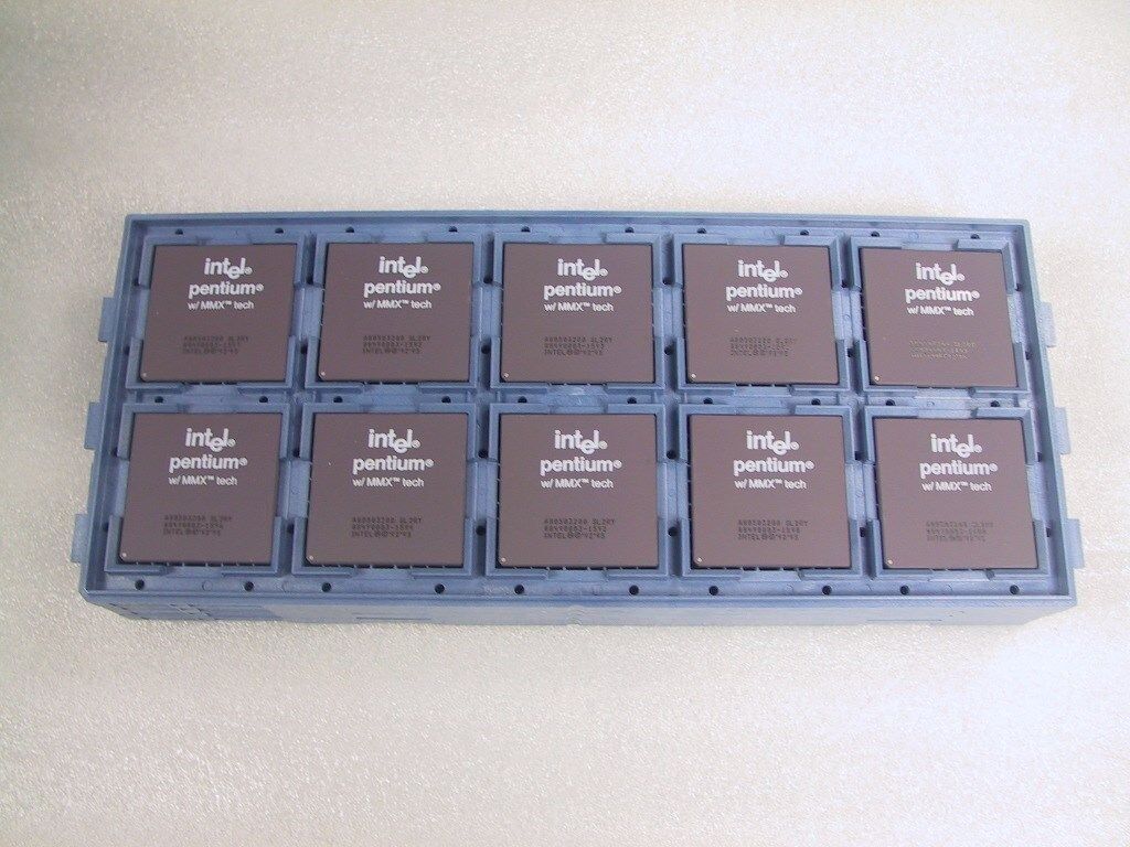 Vintage Intel Pentium w/MMX tech CPU A80503200 SL2RY Collectible CPU OEM NEW