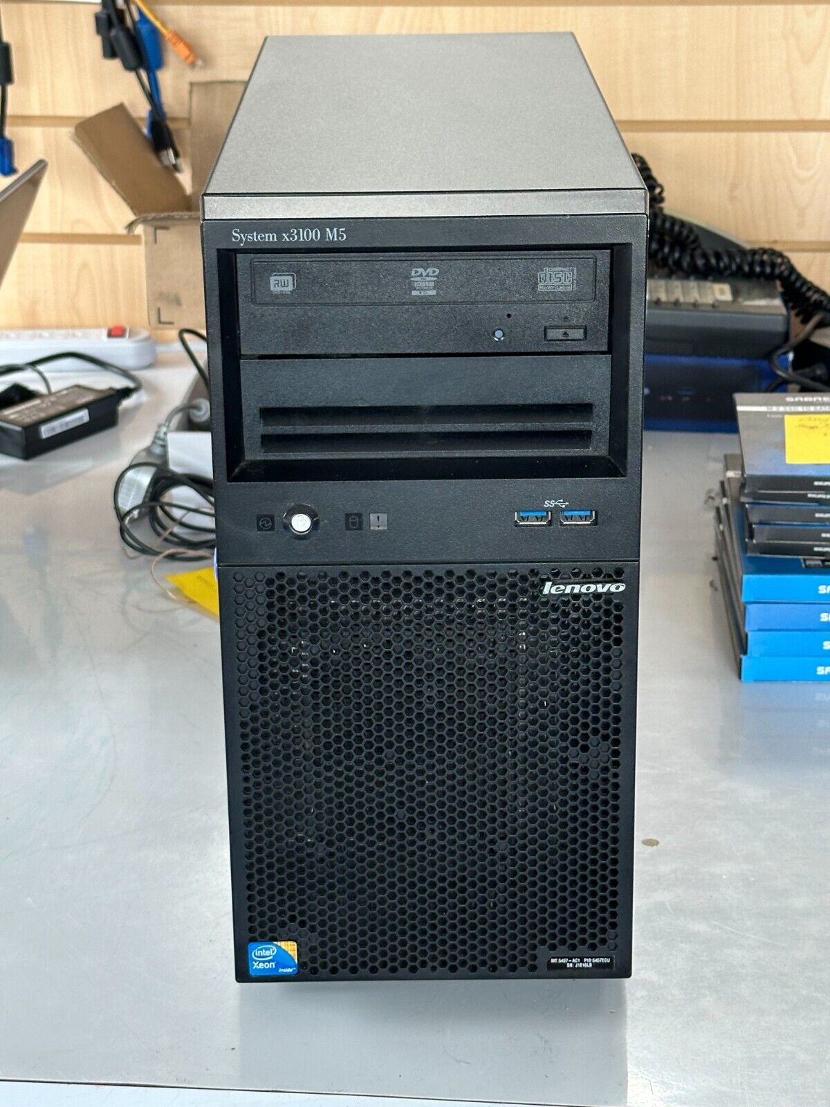 Lenovo System x3100 M5 5457-AC1 Intel Xeon E3 3.40GHz 8GB RAM No HDD