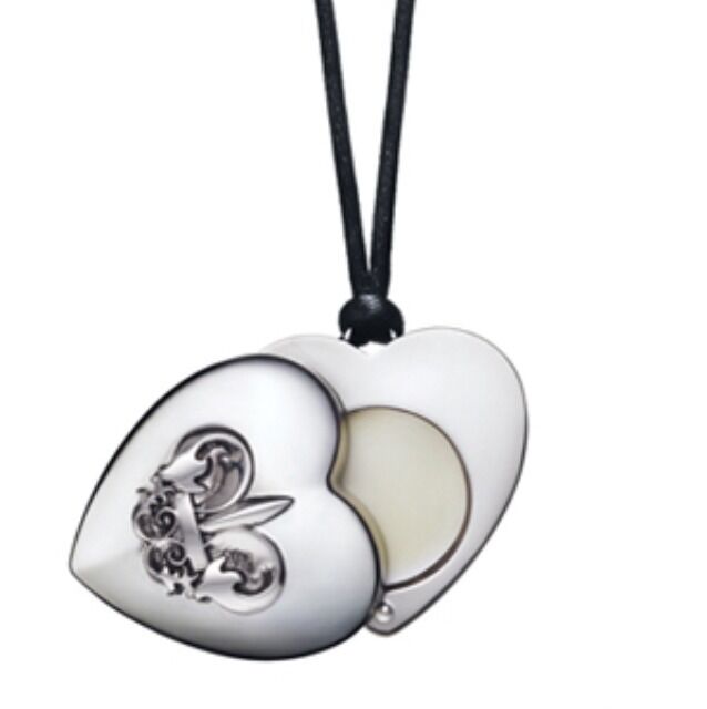 AVON Heart Shaped FERGIE OUTSPOKEN Solid Perfume Necklace w/ FLEUR DE LIS - NIB