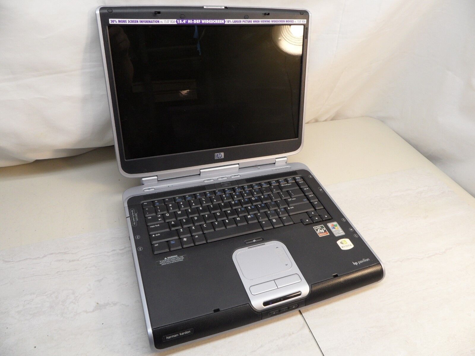 Hp Pavillion Zv5000  ZV5410us Parts Laptop 700Mhz No HD Booted To Window Vintage