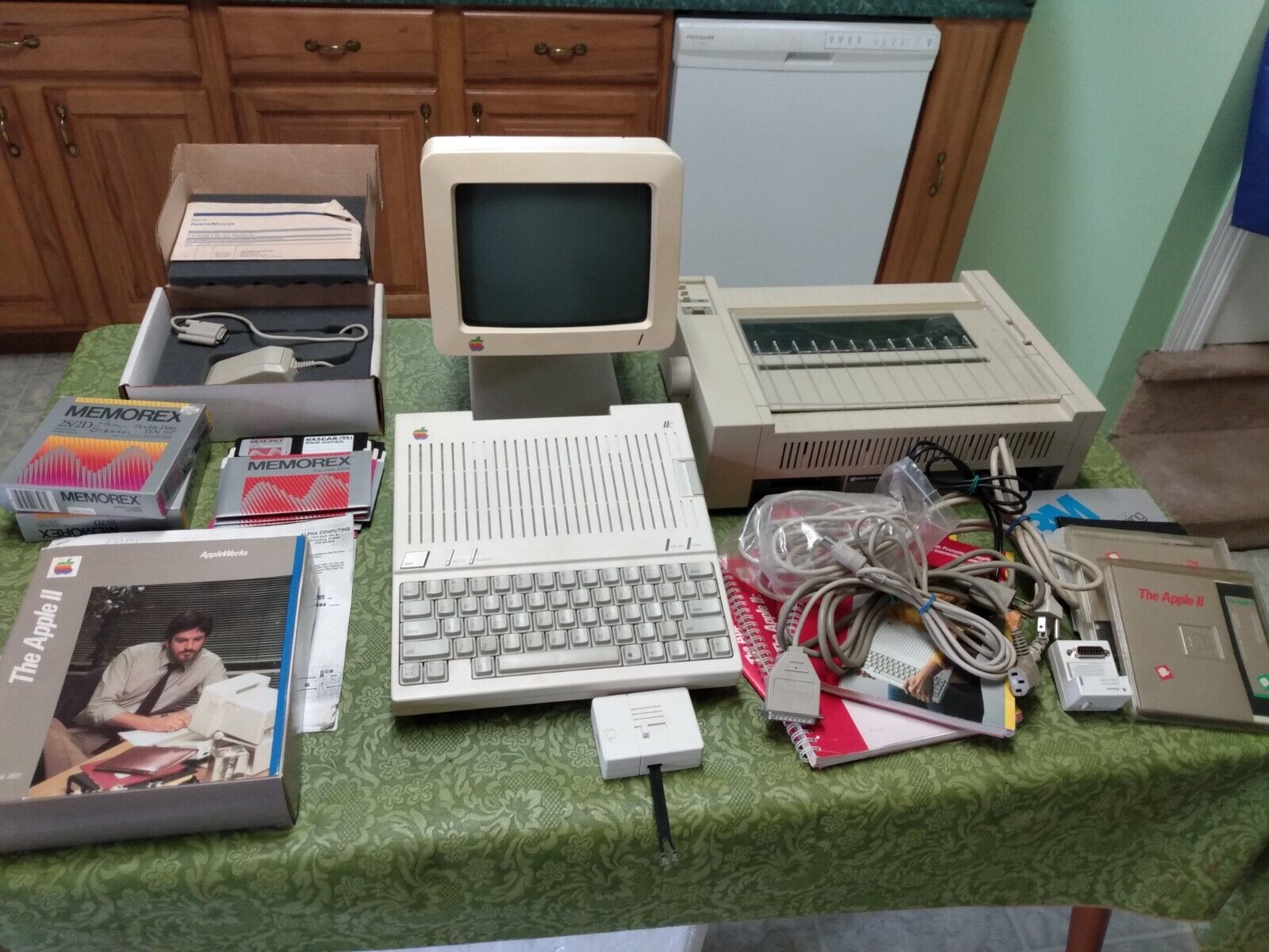 VTG Apple IIc A2S4000 Computer w/ OG Boxes, Monitor, Printer, and cables,etc