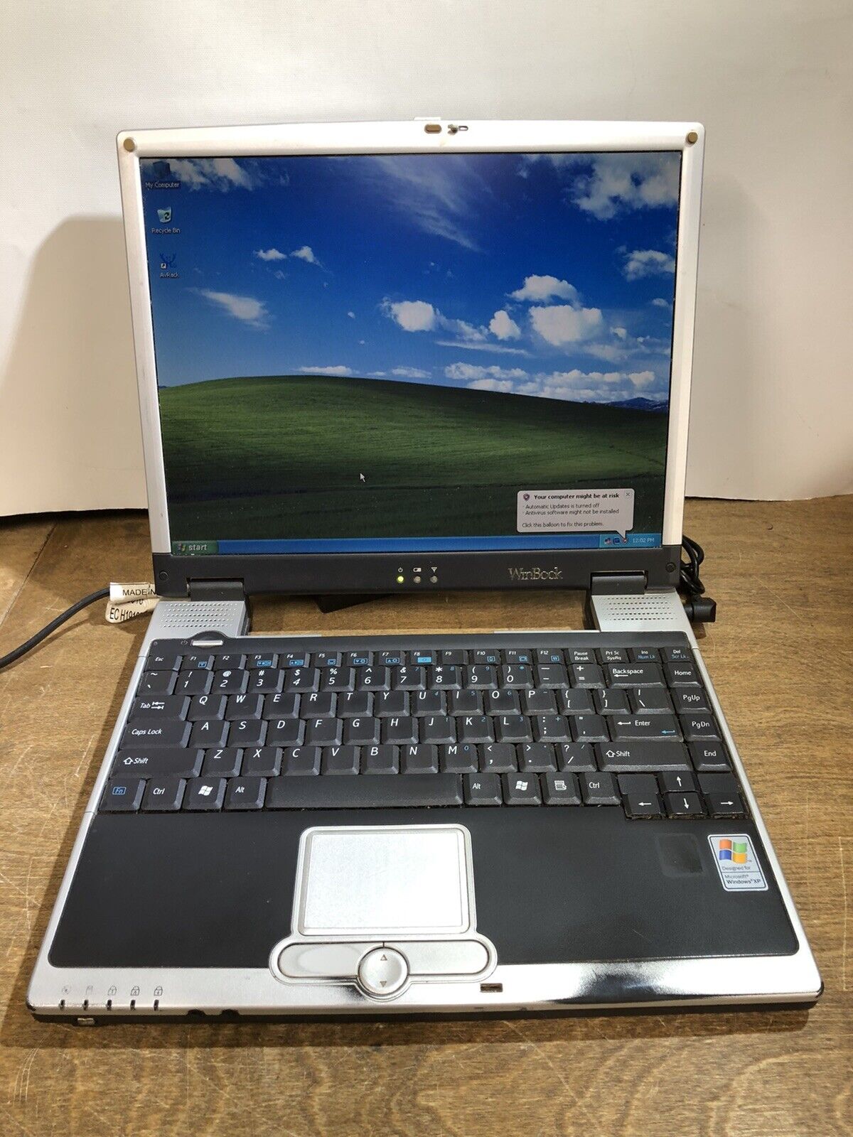 VINTAGE WINBOOK 8081 XP LAPTOP AS IS WORKS NEEDS DRIVERS