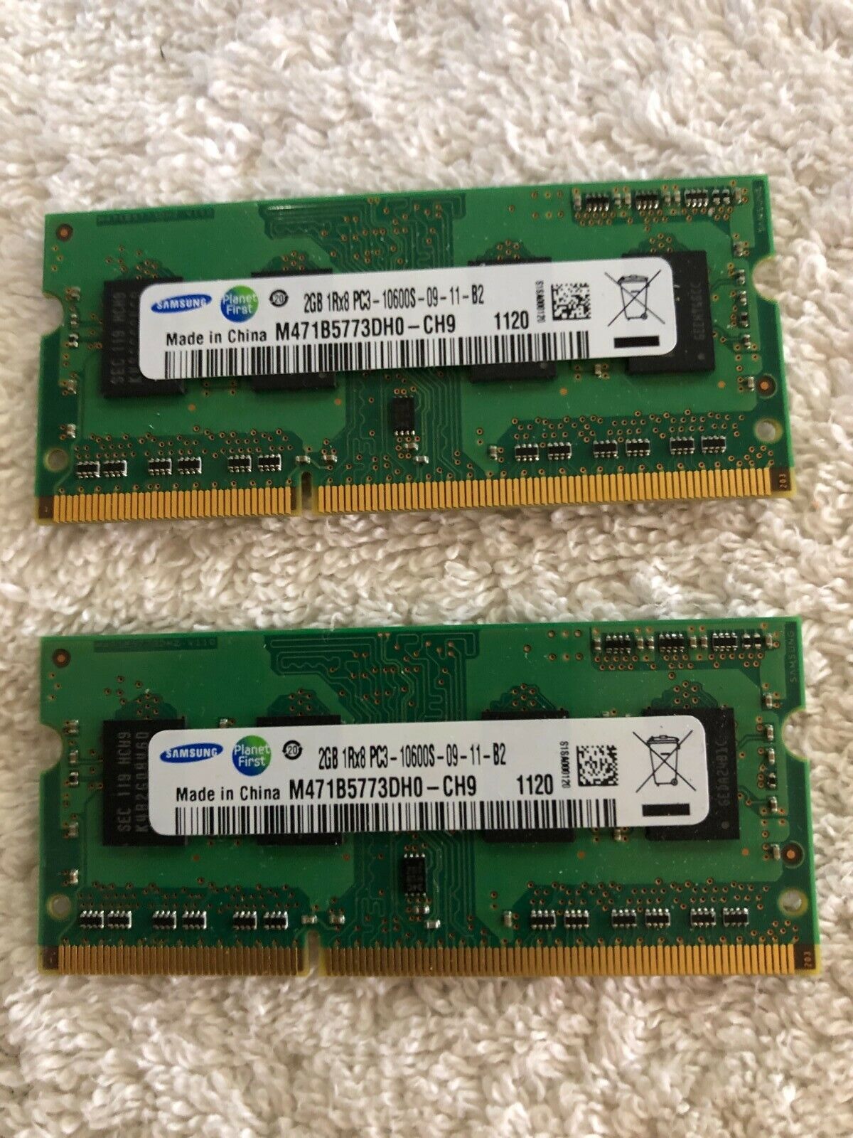 Samsung 2x2GB 1Rx8 PC3-10600S-09-11-B2 Laptop Memory