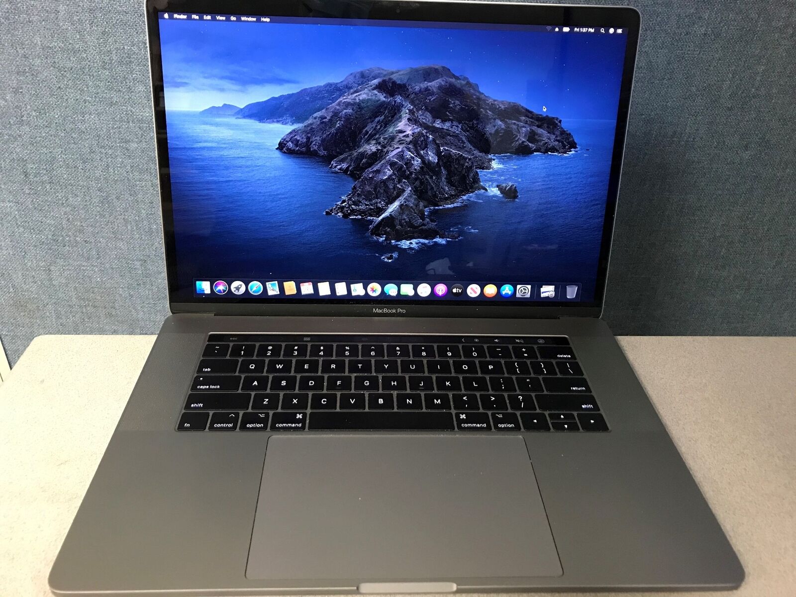 Late 2016 APPLE MACBOOK PRO 15 INCH TOUCH BAR 2.7GHz i7 16GB 500GB Pro 460 SAVE