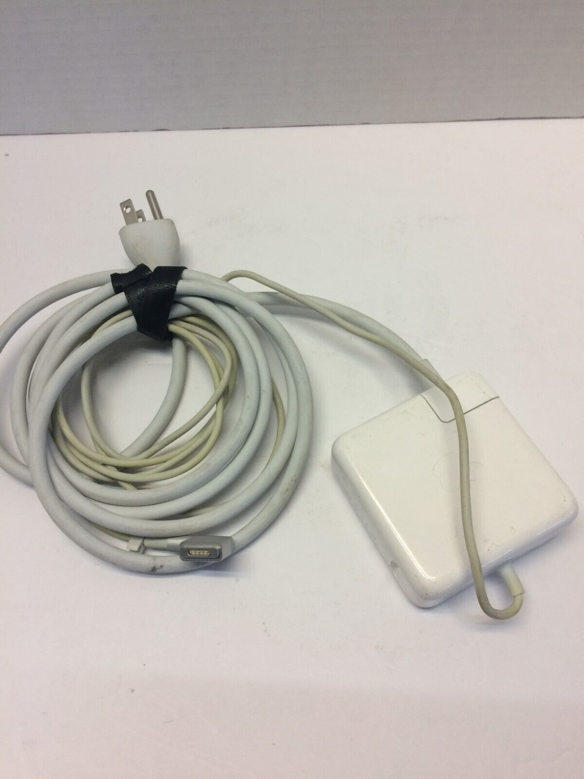 Genuine OEM Apple MacBook Pro 60W A/12378EA MagSafe Power Adapter Cord