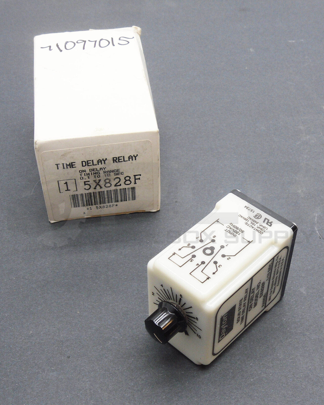 NEW DAYTON 5X828F SOLID STATE TIME DELAY RELAY .1-10SEC 120VAC 50/60HZ 10A 1/2HP