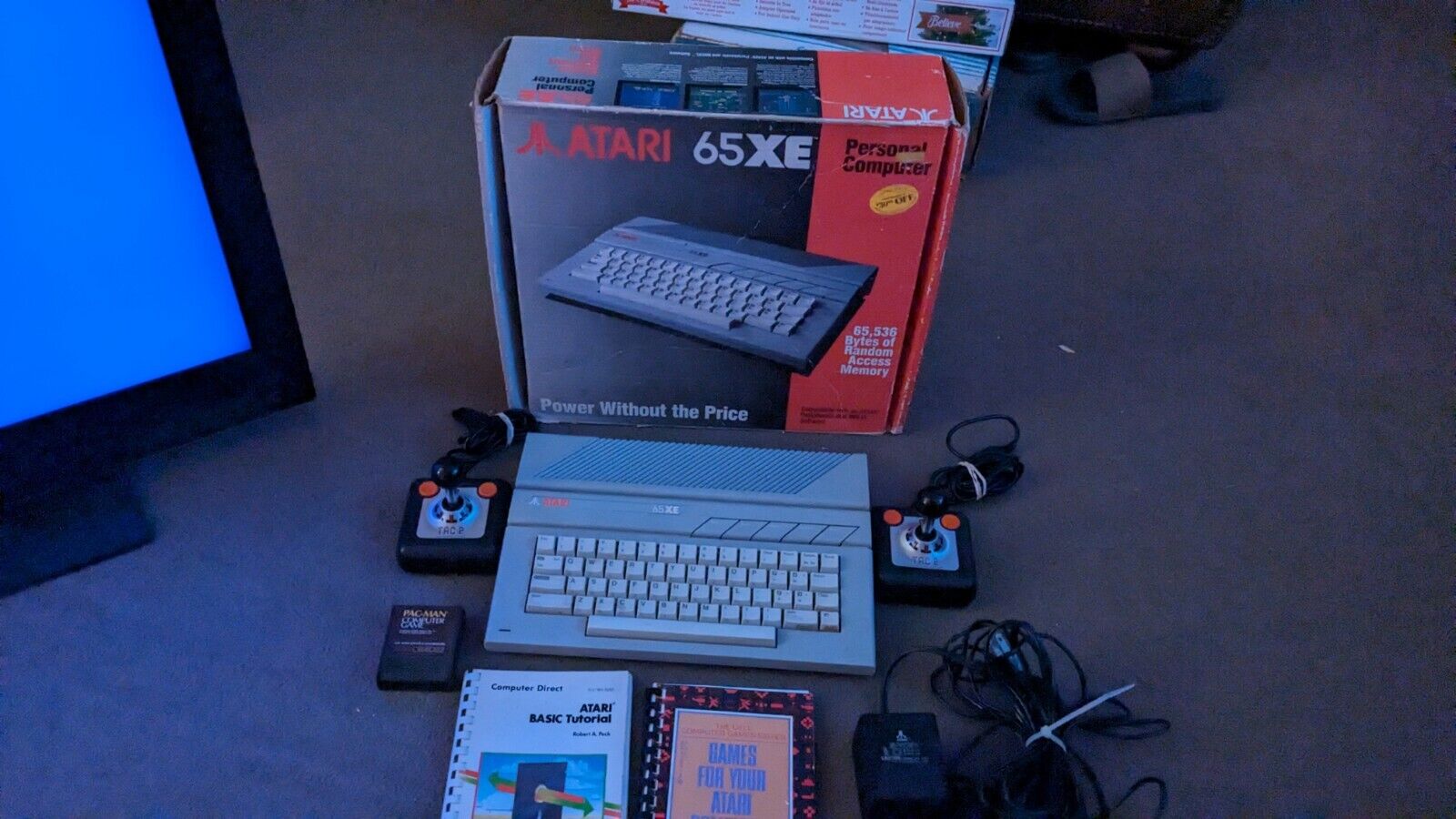 Atari 65XE NTSC COMPUTER SYSTEM IN BOX 2 TAC CONTROLLERS PAC-MAN HOOK UPS TESTED