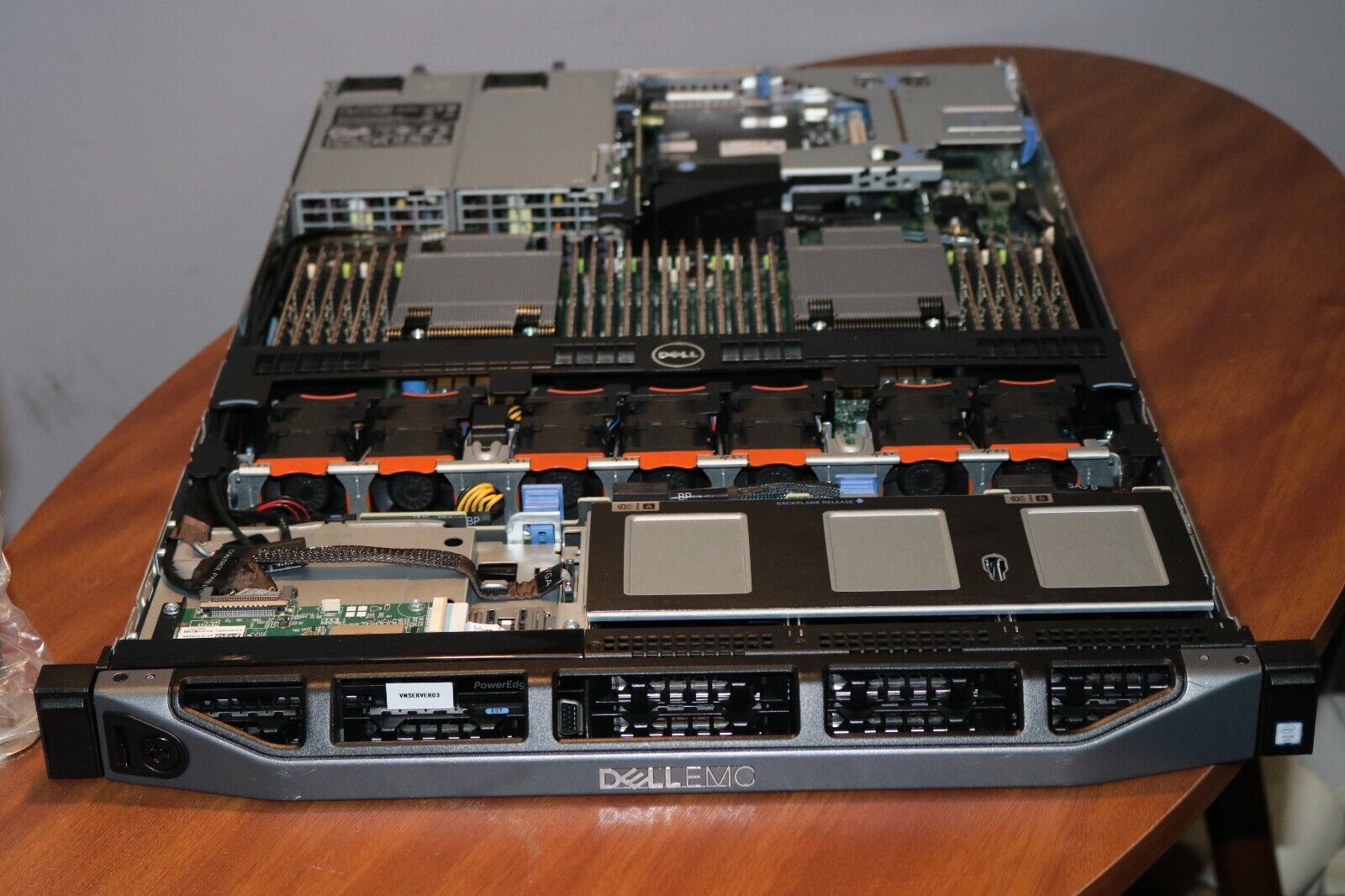 DELL EMC PowerEdge R630 Intel Xeon E5-2600 W/(24x32GB)768GB 2Rx4 PC4-2400T .