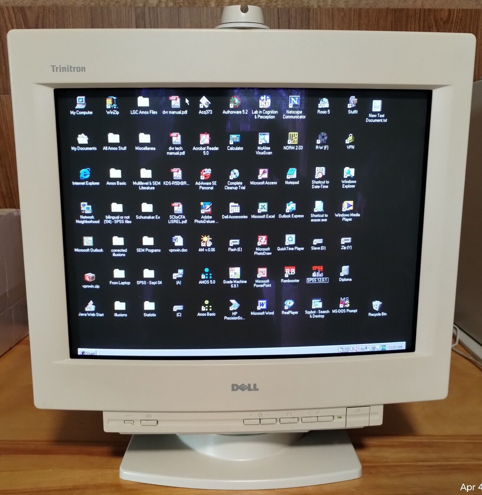 Dell Trinitron UltraScan CRT Monitor, 1000HS Series, D1025TM. Local Pickup only