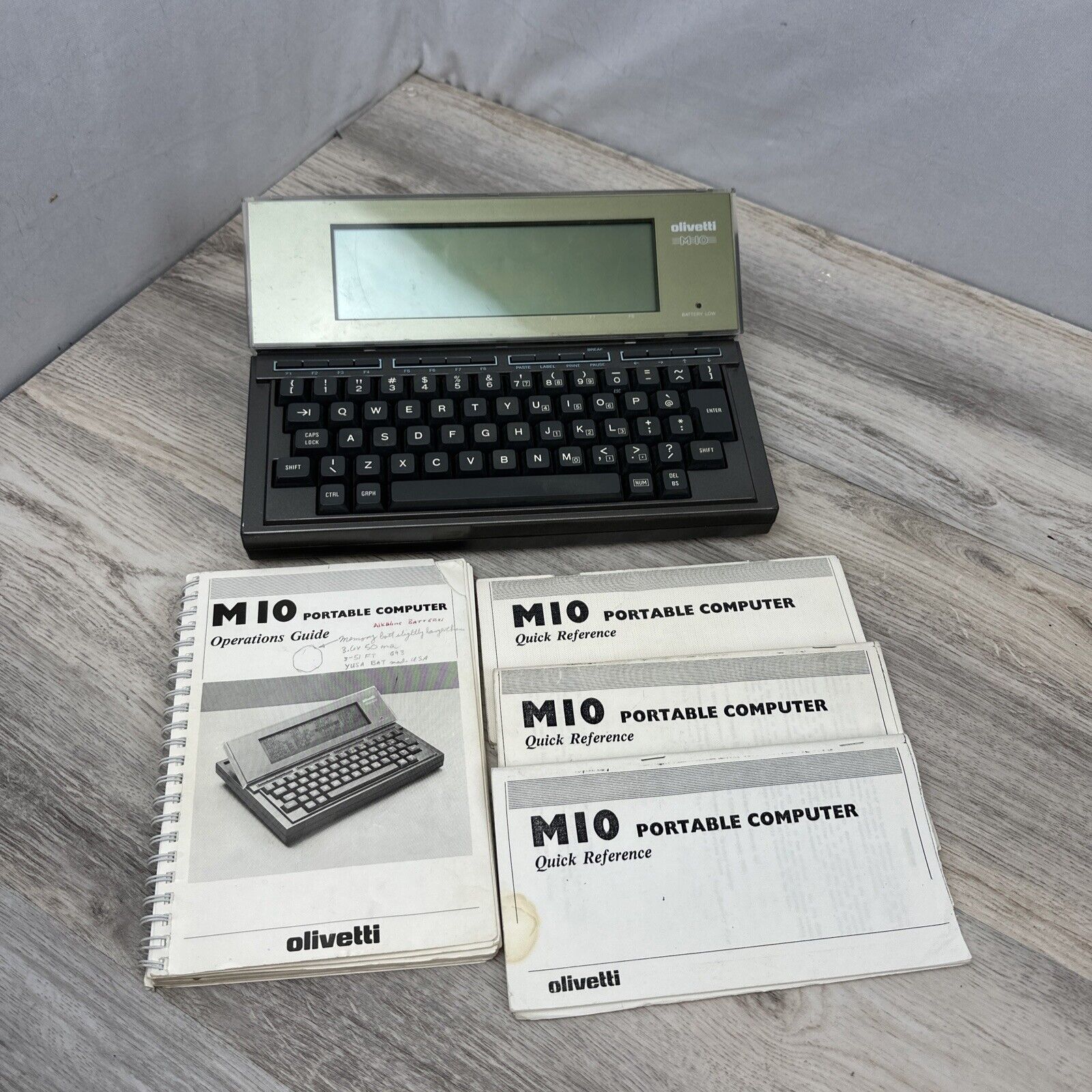 PC PERSONAL COMPUTER OLIVETTI M10 1983 VINTAGE Very Rare With Manuals For Parts