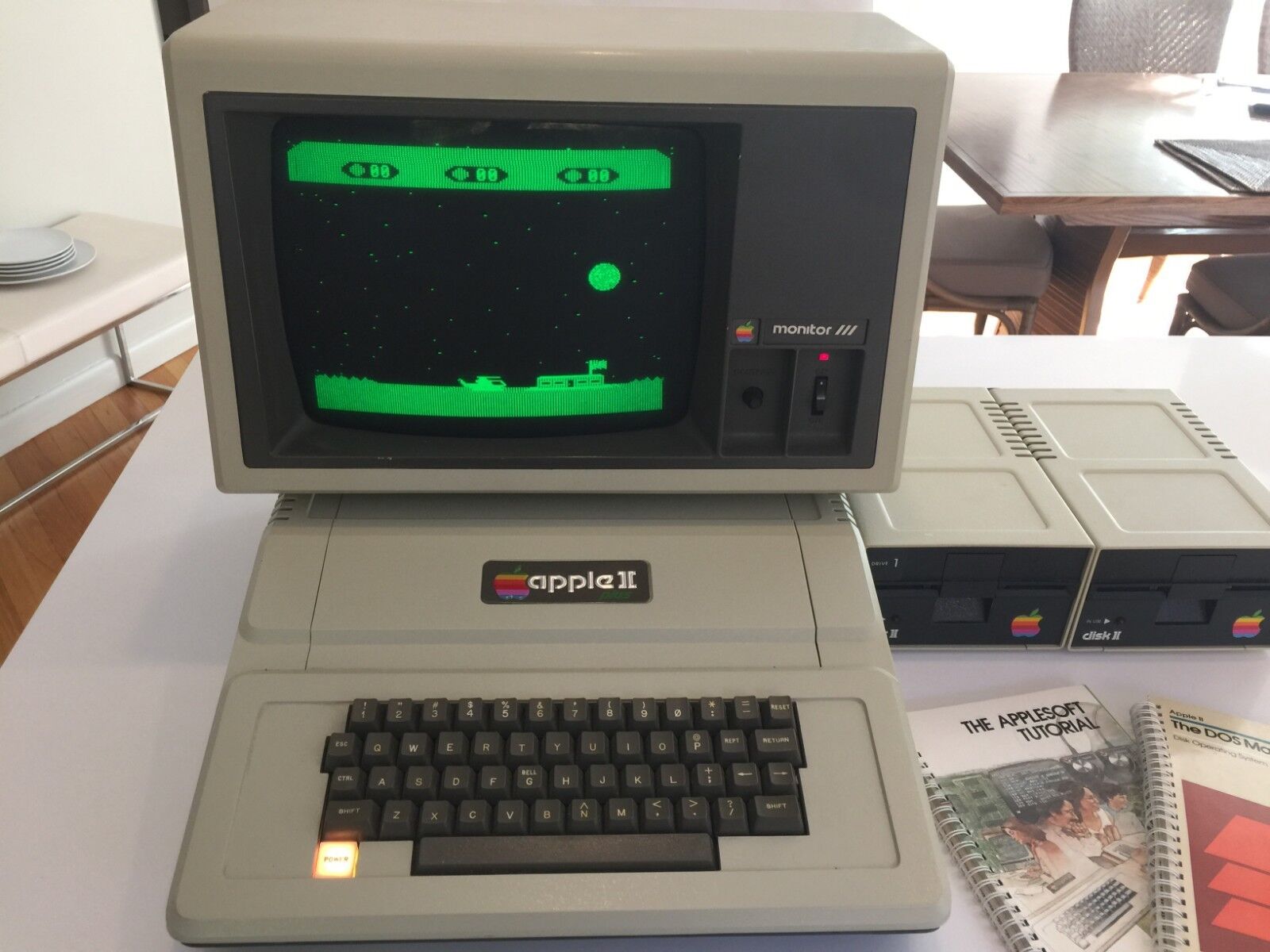 Vintage Apple II+ Computer A2S1048 w/ 2 disk drives, Apple monitor III - manuals