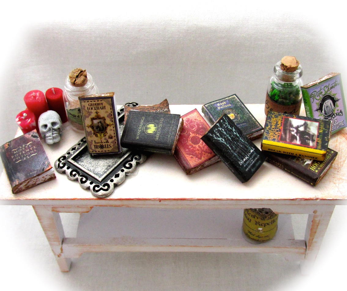 9 HOGWARTS TEXTBOOKS Dollhouse Miniature 1:12 Scale Prop Books Potter Magic