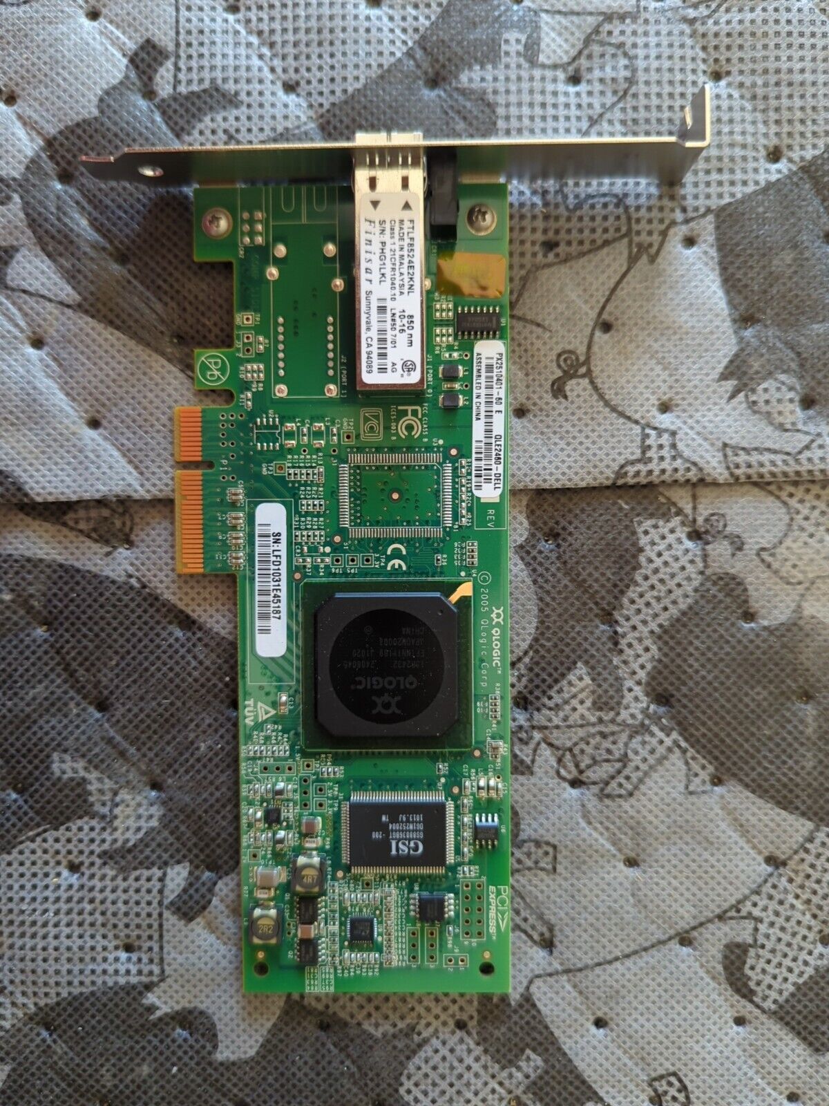 Dell QLogic QLE2460-Dell 4Gb Fibre Channel PCIe HBA Adapter 0PF323 PF323