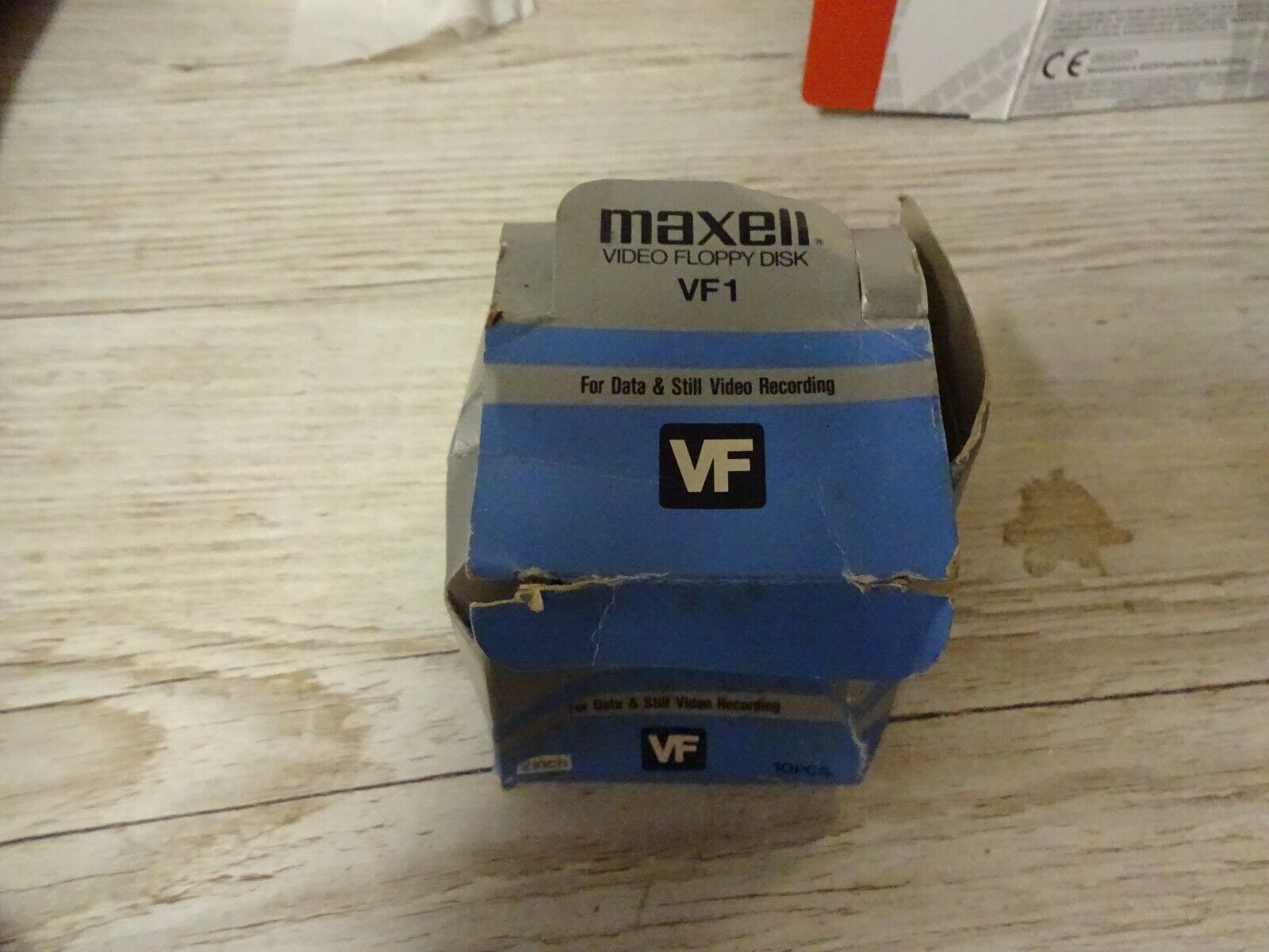 Vintage Maxell Video Floppy Disks VF1 set of 6 and original box early 1990's