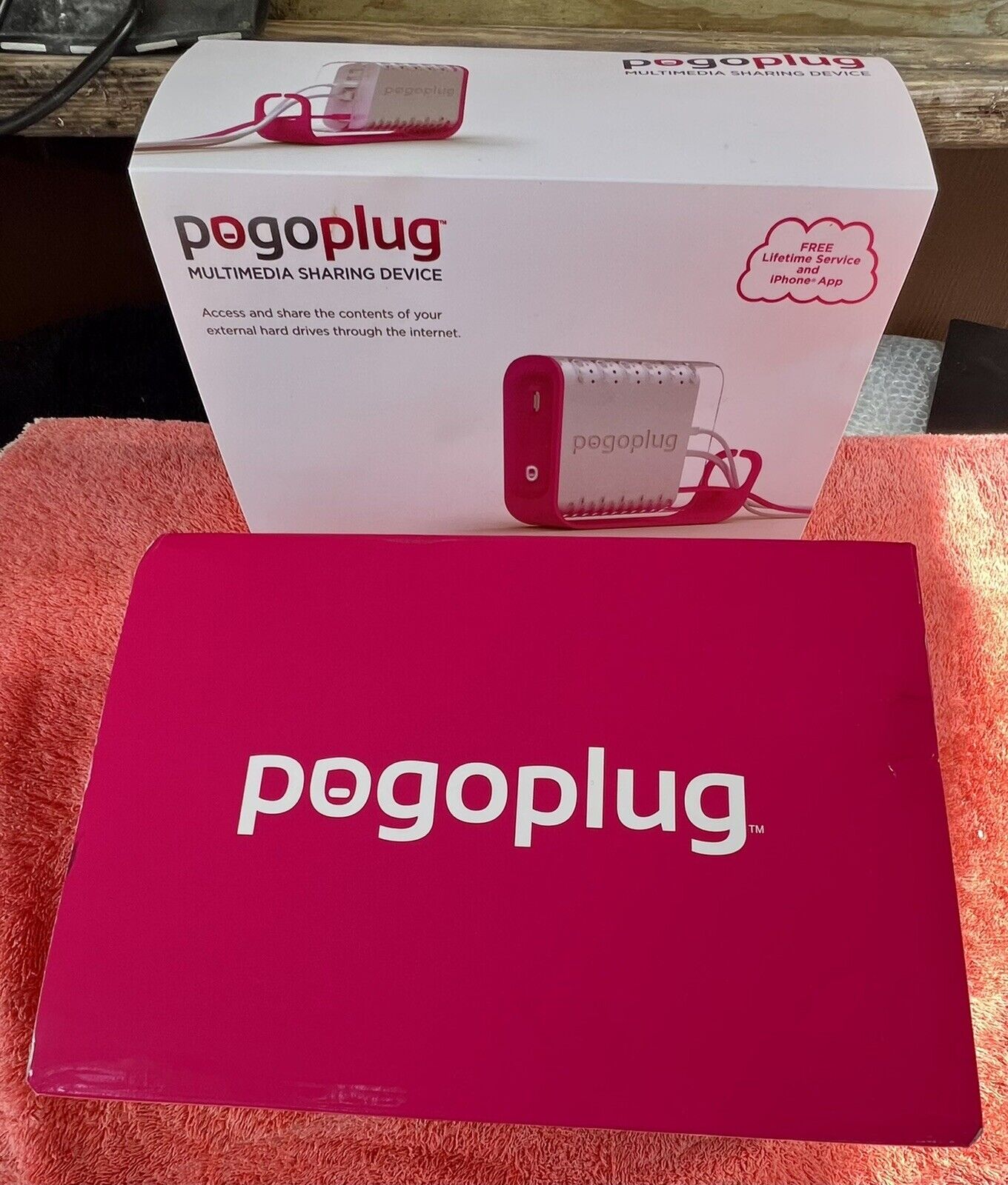 NEW Pogoplug E02  POGO-E02 Connect your Hard Drive to Internet 