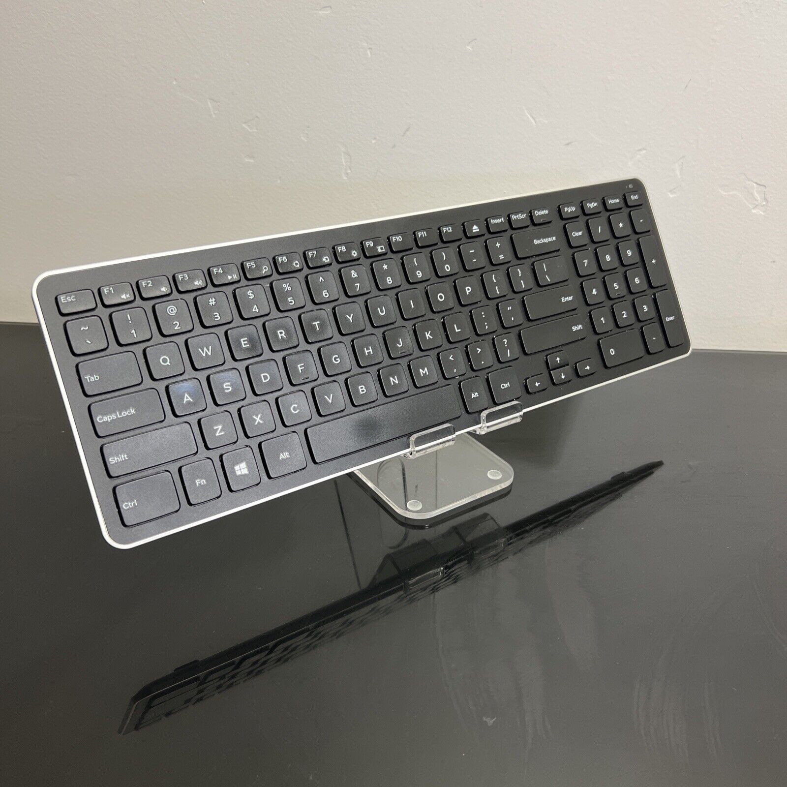 Dell - KM714 - Black Ultra-Thin Wireless Keyboard - USB Dongle Not Included