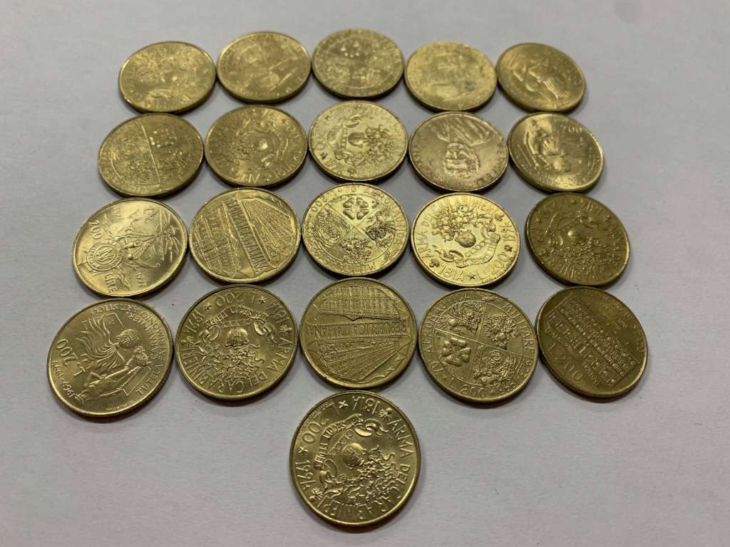 Lot 21 Coins 200 Lire Commemorative Italian Alloy Naval Carabinieri Fao Repu