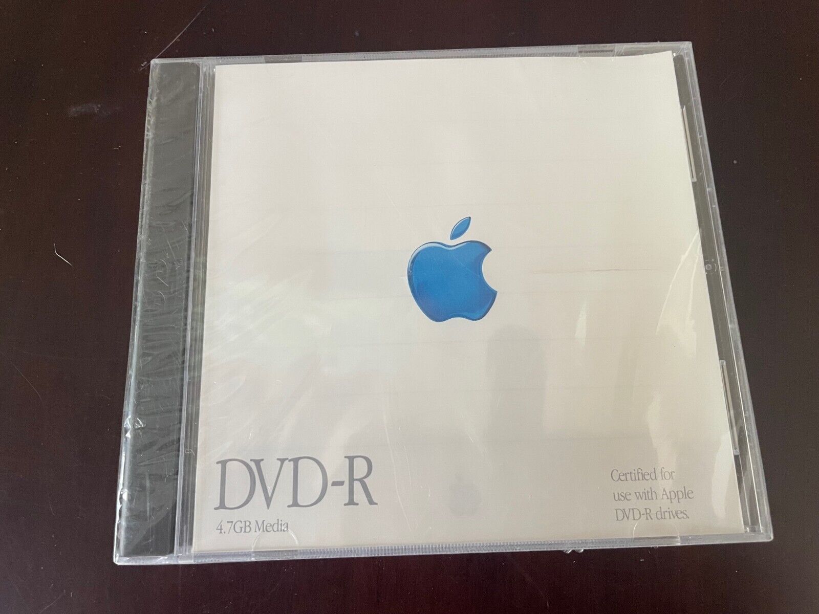 Vintage Apple-Logo DVD-R for Power Mac G4, NEW (Crack on CD Case)