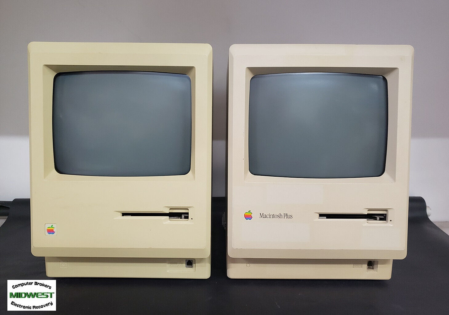 (Lot of 2) Vintage Apple Macintosh Plus 1MB M0001A Power Up to Blinking 
