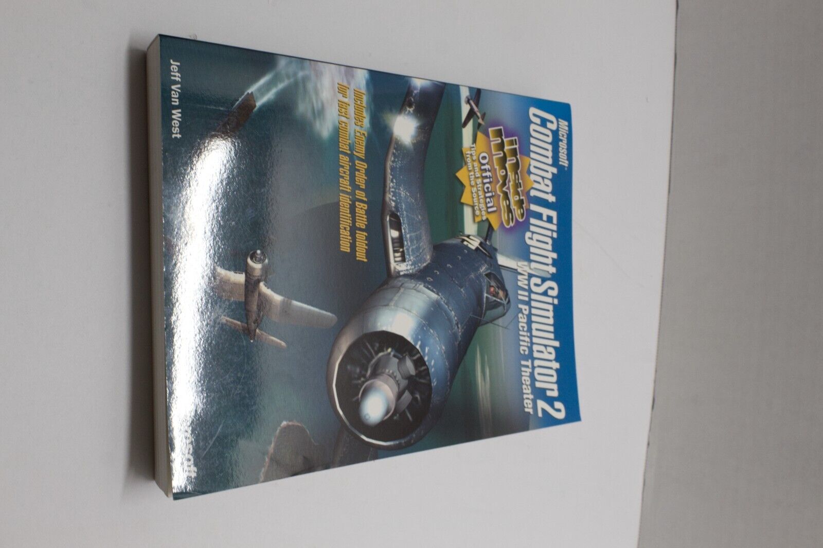 Microsoft Combat Flight Simulator 2 WWII Pacific Theater Inside Moves Guide Book