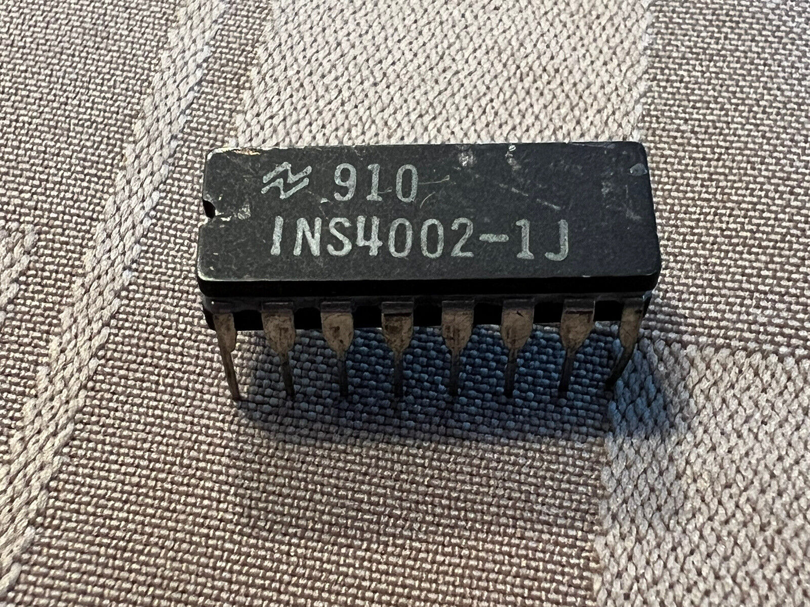 National Semiconductor INS4002-1J